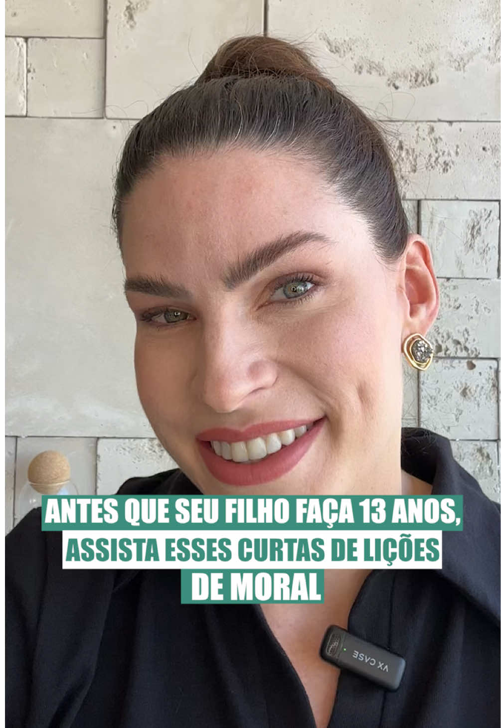 🎬 Antes que seu filho faça 13 anos, assista esses curtas com ele. Eles duram menos de 10 minutos — mas ensinam lições que duram pra vida inteira. 📌 Bao (7min – Disney+): Uma metáfora tocante sobre maternidade, apego e a dor de deixar ir. 📌 Piper (6min – Disney+): Um filhote que supera o medo do mar — lição sobre coragem e autonomia. 📌 Partly Cloudy (5min – Disney+): Fala sobre amizade, acolhimento e aceitação das diferenças. 📌 Coisas de Pássaro (3min – Disney+): Um curta brasileiro premiado sobre liberdade e individualidade. 📌 The Present (4min – YouTube): Talvez o mais emocionante de todos — uma aula de empatia. Prepare o coração. 🧠 Como neurologista infantil, vejo como essas histórias simples ajudam a fortalecer vínculos e valores. Assista com seu filho. Depois, conversem sobre o que sentiram. 💛 Salva esse vídeo e me segue pra mais conteúdos assim. 👇 Me conta: qual desses curtas mais te emocionou? #filhos #curtas #liçãodevida 