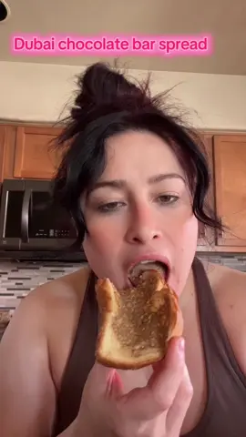 Dubai chocolate bar #nerdynuts #dubaichocolate #fypシ゚viral #tiktokshop #laqueeny09official 