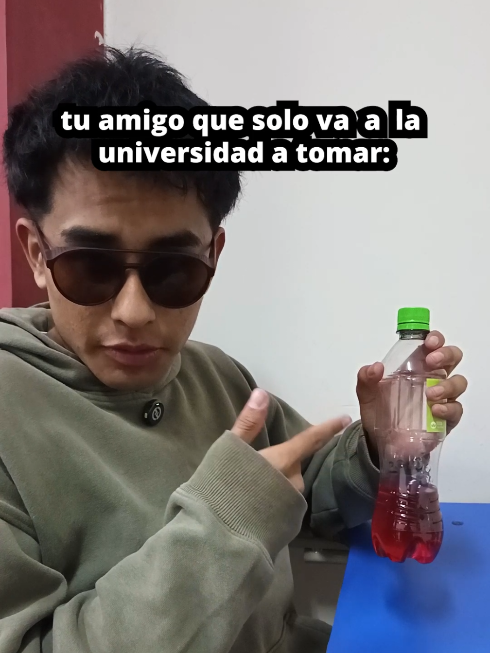 ¿Alguien tiene un amigo así? 🥸☣️ #universidad #mejoramigo #amigo #amigos #universidades 