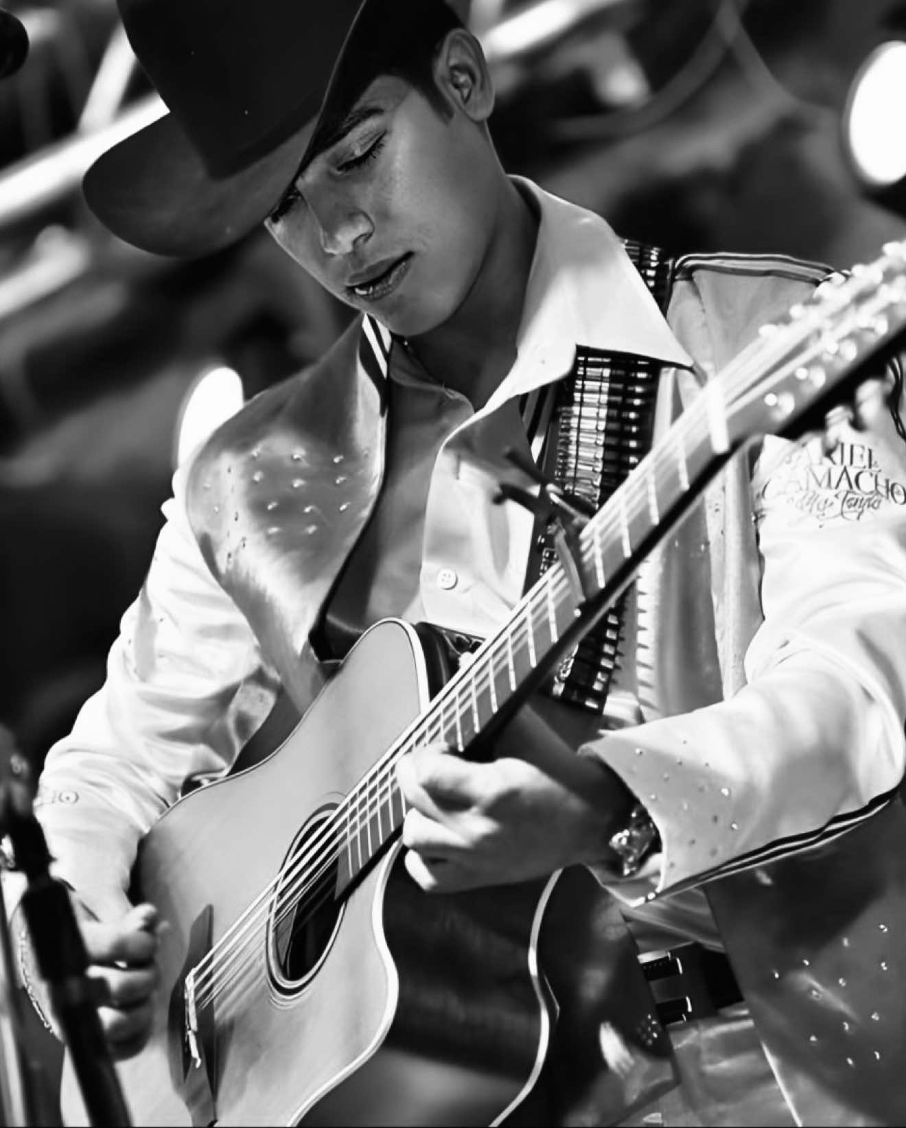 Me gustas mucho… 🤍 #arielcamacho #amor #musica #fypシ #ariel #parati #viral 