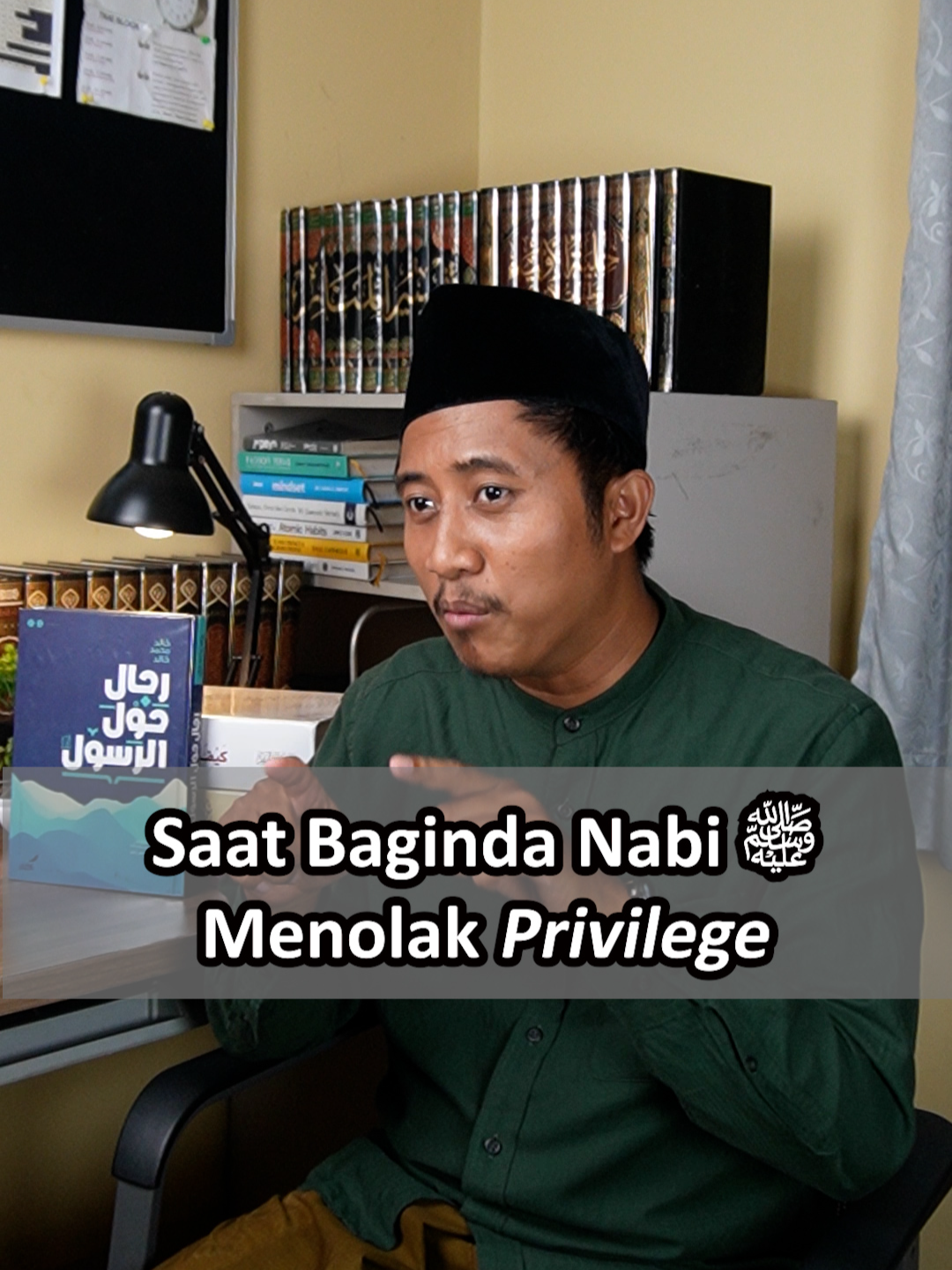 Di jalan terjal menuju Badar, Rasulullah ﷺ menunjukkan teladan. Beliau melangkah berjalan kaki, meski ditawari fasilitas kenyamanan. Sebab kemuliaan sejati, ada pada kerendahan hati. #kenalinabimu  #sirahnabawiyah  #prophetmuhammad  #hijrah  #akhlak