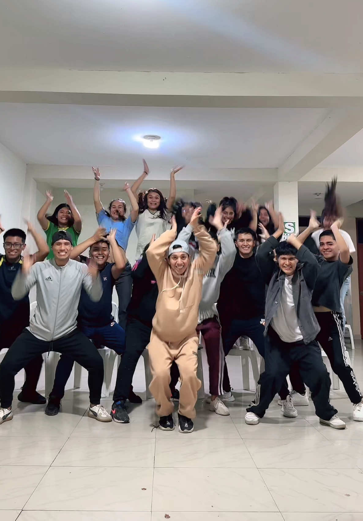 Kikiki Cococo a ritmo de @LOS MEÑIQUES 😻 Finalizando un ensayo de Baile Bonito  💃🕺con esta hermosa canción Infantil 😍 Uniéndonos al Trend @nifunifaoficial ✨ #musicainfantil #elshowdesantos #huacho_perú🇵🇪 #fiesta #viralvideos #paratiiiiiiiiiiiiiiiiiiiiiiiiiiiiiii #fyp #foryoupage❤️❤️ 