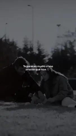 Te pareces tanto a una oración que hice… pero eres mil veces más dulce y tierna de lo que me atreví a pedir... .  .  .  #AmorVerdadero #CartasDeAmor #FrasesDeAmor #AmarEsVivir #DiosEsAmor