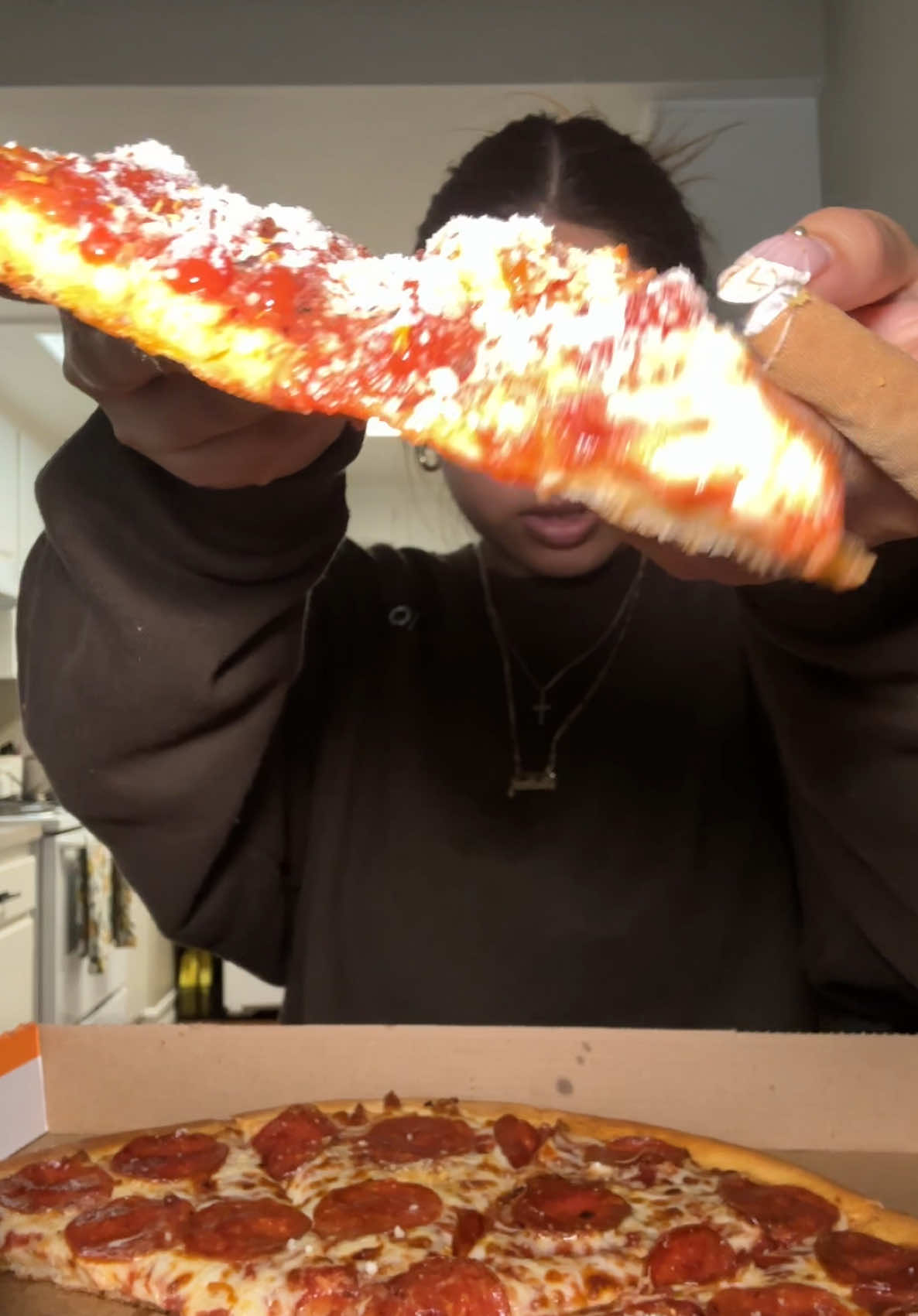 be easy with me in the comments i’m sensitive 😭😭 #fyp #content #pizza #foodcombinations #weirdfoodcombos #mukbang 