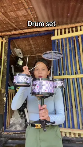 Sobrang saya ng anak ko dito #drumset 