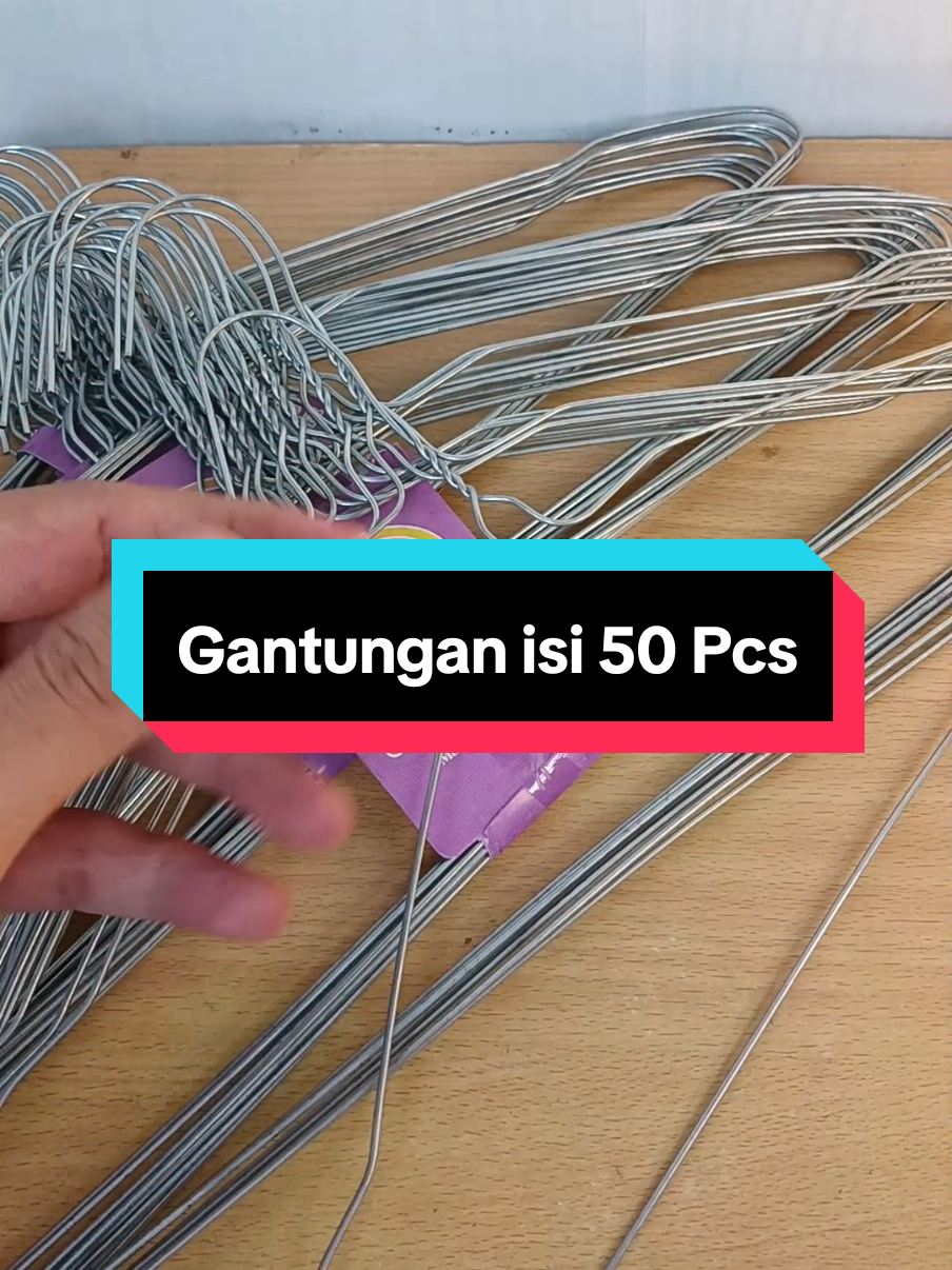 Gantungan murah Belinya dikeranjang kuning #gantungan #gantunganbaju #satukontensatuhari #warungjojo #boshanger 