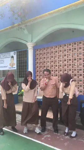 agit setelah dibikin gila oleh us #fyp #doea #smpn2cibinong #agzlovefest #agz #ggs #seafood #voucher #tiktok 