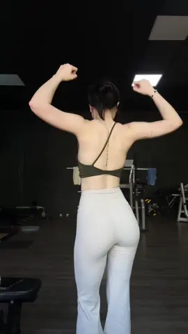 #xh #fyp #xuhuongtiktok #gym #gymwear #Fitness 