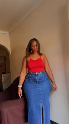 We serve natural inches this side 😂😂 #foryoupage #tik_tok #tiktokmzansi #creatorsearchinsights #mood #fyp #fypシ゚ #foryourpages #thursday #thursdayvibes 