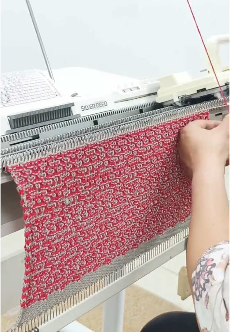Two-color tuck jacquard#knitting #beginner #silverreed #knittingmachine 