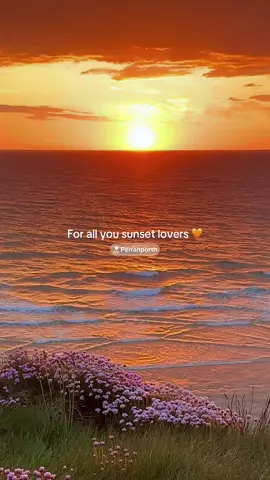 For all you sunset lovers out there 🧡  #cornwall #perranporthbeach #cornwalltiktok #sunsetlover #cornwallbeaches #cornwalllife #fyp 