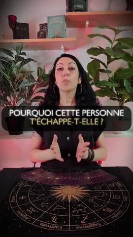 Tu ressens ce lien fort, mais il ou elle semble toujours distant (e)… Pourquoi ce va-et-vient, cette impression qu’il /elle te glisse entre les doigts ? Peut-être que cette personne a peur de ses sentiments, ou que l’univers te montre qu’elle n’est pas encore prête pour toi. Es-tu prêt(e) à entendre la vérité derrière ce silence ? #RelationÀDistance #GuidanceAmoureuse #Astrologie2025 #SignesAstro #Zodiaque #ConnexionKarmique #SentimentsTroublés #ÉnergiesCosmiques #RévélationsDuCœur #LibérationEmotionnelle
