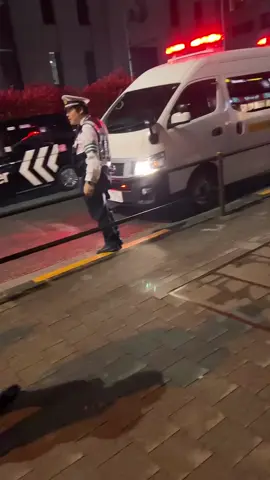 #警察　女性け警察官と交通機動隊　真夜中のパトロール　#policeman #police #警察官 #警察24時 #shortvideo #japan #急出動#警察車両 #shorts