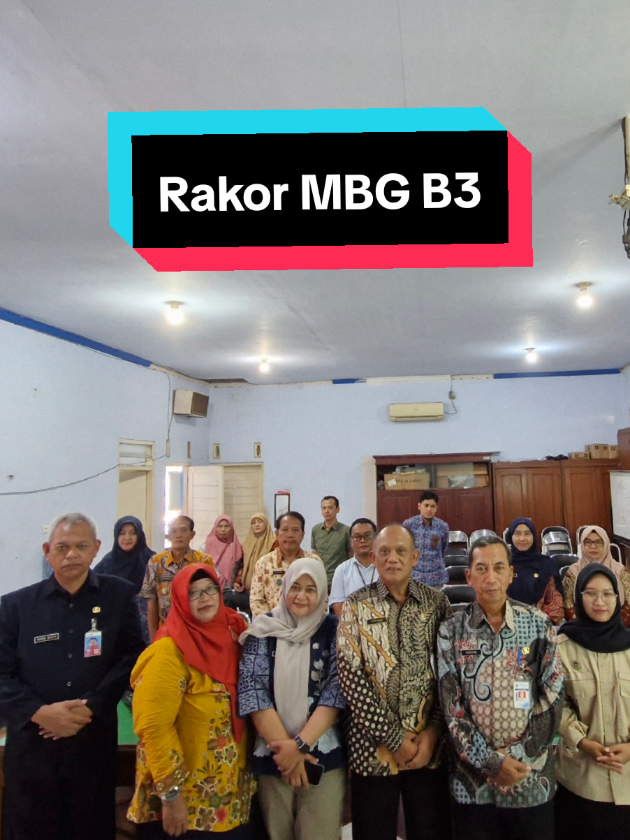 Makan Bergizi Gratis Ibu Hamil, Ibu Menyusui, Balita Non PAUD (MBG B3). merupakan program inovasi penurunan stunting yg dilaksanak lintas sektor terkait. #bkkbn #bgn #sppg #dp3ap2kb #pemkabbatang #bkkbnjateng 