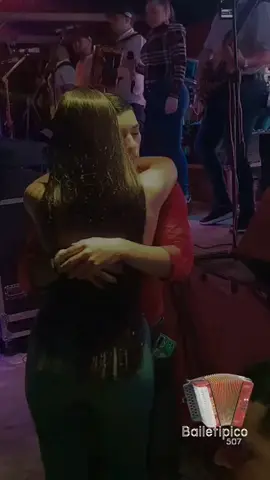 mil manera de olvidarte-ulpiano vergara🪗🎶 #paratiiiiiiiiiiiiiiiiiiiiiiiiiiiiiii #bailestipicos #juventutipiquera #amoraltipico❤️🥰🕺💃 #musicapanameña #viralllllll #fypシ゚ #tipico #ulpianovergara #pasion #tipicopanameño🇵🇦paratii 