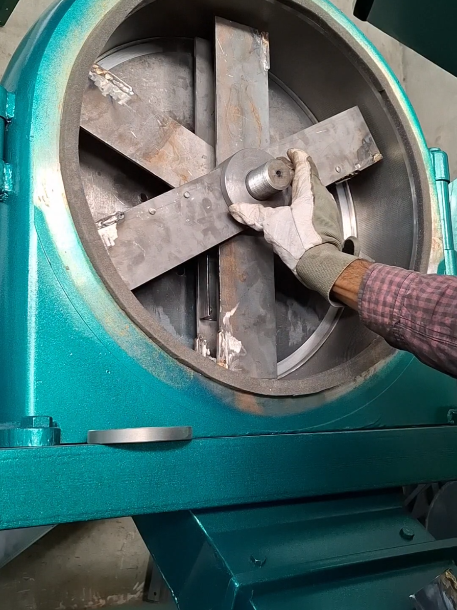 atta chakki blades fitting #engineering #lathe #workshop #machine #shorts 