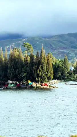 Alah sanak ngekem disiko…!🌲🌲🌲#fyppppppppppppppppppppppp #fypage #fypngakni #fypminang #sumbar #danau #alahanpanjang 