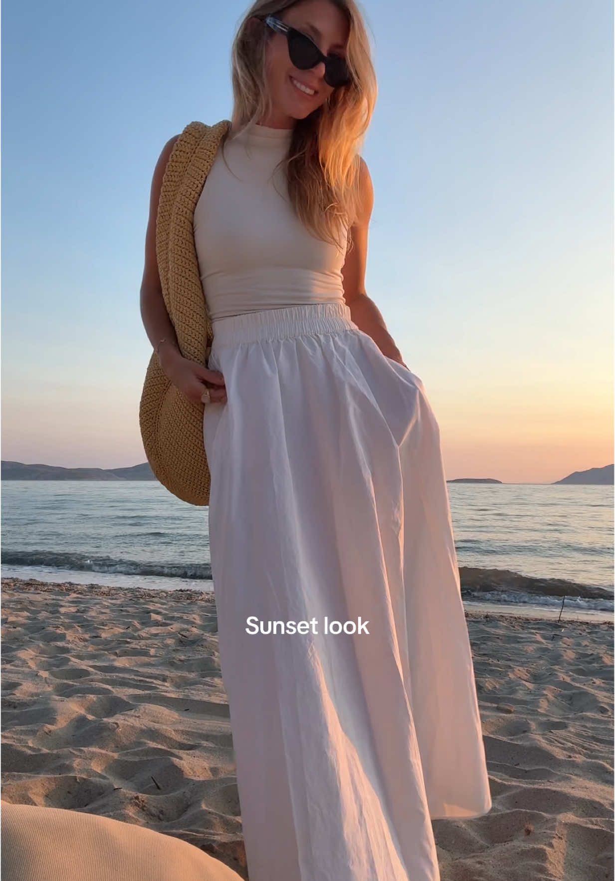 Sunsets by the beach 🧡#summerlook #dailyoutfits #outfitinspo 