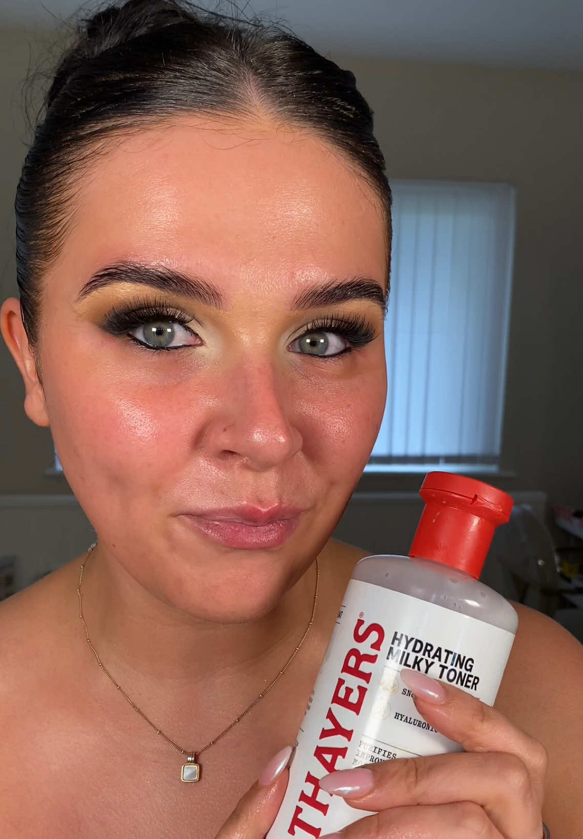 Me + milky toners = ✨👌🏼🫶🏼🤭 @thayersuk  #makeup #makeupsteps #skinprep #makeupprep #milkytoners #makeuporder #thayers #toner #skincare #fyp 