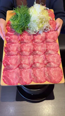 🍲麻布十番で食べるべき板盛り牛タンしゃぶしゃぶ(A Must-Try Beef Tongue Shabu-Shabu Platter in Azabu-Juban)🍲 【StoreName】         麻布十番　しも井 Azabu-Juban Shimoi 【Place】 東京都港区麻布十番2-8-10 パティオ麻布十番4F  4F Patio Azabu-Juban, 2-8-10 Azabu-Juban, Minato-ku, Tokyo 【Menu】 牛タンしゃぶしゃぶ 《一人前》¥3,980(税込) のど黒と生うに、いくら炊き込みご飯 ¥5,600(税込) Beef Tongue Shabu-Shabu (per person) ¥3,980 (tax included) Grilled Nodoguro, fresh sea urchin, and salmon roe rice ¥5,600 (tax included) 今日ご紹介するのは麻布十番にある「しも井」！ 柔らかな部位を厳選した、名物の「牛タンしゃぶしゃぶ」が楽しめるお店！。舌触りの良いタンは絶妙な厚さにスライスされていて、旨みたっぷりの出汁と相性抜群！日本各地から厳選した食材を使用した、贅沢な「のど黒と生うに、いくら炊き込みご飯」もおすすめ！ぜひ行ってみて！ Today’s featured restaurant is Shimo-i in Azabu-Juban! Here, you can savor their famous beef tongue shabu-shabu, made with carefully selected tender cuts. The tongue is sliced to the perfect thickness, creating a melt-in-your-mouth texture that pairs perfectly with their rich, flavorful broth. Don’t miss the luxurious grilled nodoguro with fresh sea urchin and salmon roe rice, prepared with premium ingredients sourced from all over Japan. Be sure to check it out! #savorjapan #Tokyofood #BeefTongue #tiktokfood