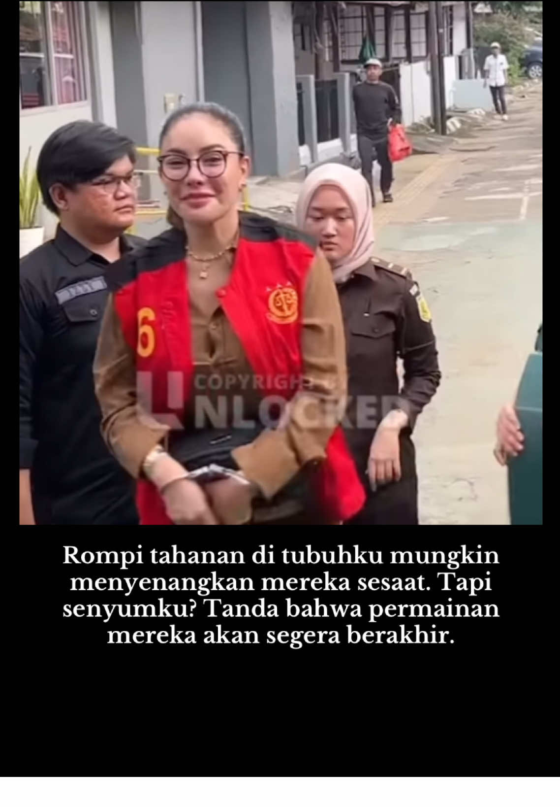 Karena aku tahu, yang paling menyakitkan adalah kebenaran yang akan aku lepaskan di persidangan.🔥 #nikita #nikitamirzani #nikitamirzanimawardi_17 #nikmir #kasusnikitamirzani #kasusviral #kasusskincare #huruharaskincare #fahmibachmid #nikitavsdrg #nikitavsrezagladys #drrezagladys #rezagladys #gosipartis #gosipviral #viral #mailsyahputra #bellasembiring #drokypratama #tessamariska #emmawarokka #netizen #netizenindonesia #netizenmahabenar #netizen62 #netizenyimak #fyp #fypage #foryou #foryoupage #xyzbca 