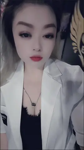 这个世界上最亏本的事情，就是为尚未发生的事情担忧，为自己想象的结果而焦虑！我​做事情的原则就是：从利益出发，他要不要做？从风险出发，他该不该搏？从能力出发，他该不该干？从结果出发，他划不划算？而不是别人告诉我“我对不对”！！！ ​同样是把刀，你想的是做饭，而我想的是作战……#新加坡 #不忘初心 #生物能量疗愈 