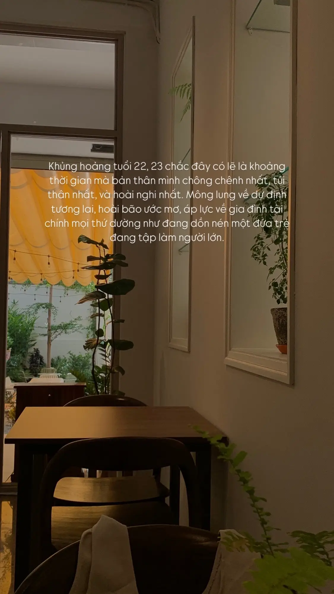 Dẫu biết hành trình tuổi trẻ sẽ còn dài, nhưng mà đôi lúc ngẫm lại cũng thấy mình mệt mỏi và áp lực nhiều thứ lắm. Ra trường kiếm việc làm chông chênh về mọi thứ từ định hướng cho đến tài chính. Đôi lúc dường như bế tắc, tuyệt vọng những lúc như này cũng chẳng biết chia sẻ cùng ai, cũng chẳng biết là sẽ có ai nghe những lời mình tâm sự. Nếu may mắn bạn có người đồng hành vượt qua giai đoạn này thì thật hạnh phúc, còn không thì cũng phải một mình tự gồng gánh vượt qua và hi vọng những điều tốt đẹp sẽ đến với mình. Dù sao đi nữa thì cũng phải luôn cố gắng nhé 🩵 #xhhhhhhhhhhhh #viral #fyp 