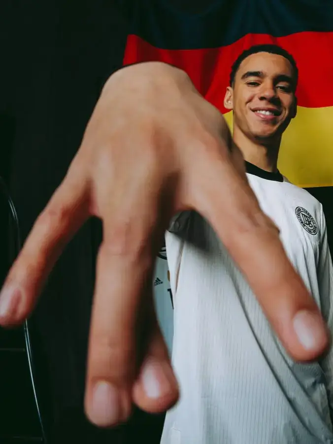 Germany's number 10. @Jamal Musiala 🖤❤️💛