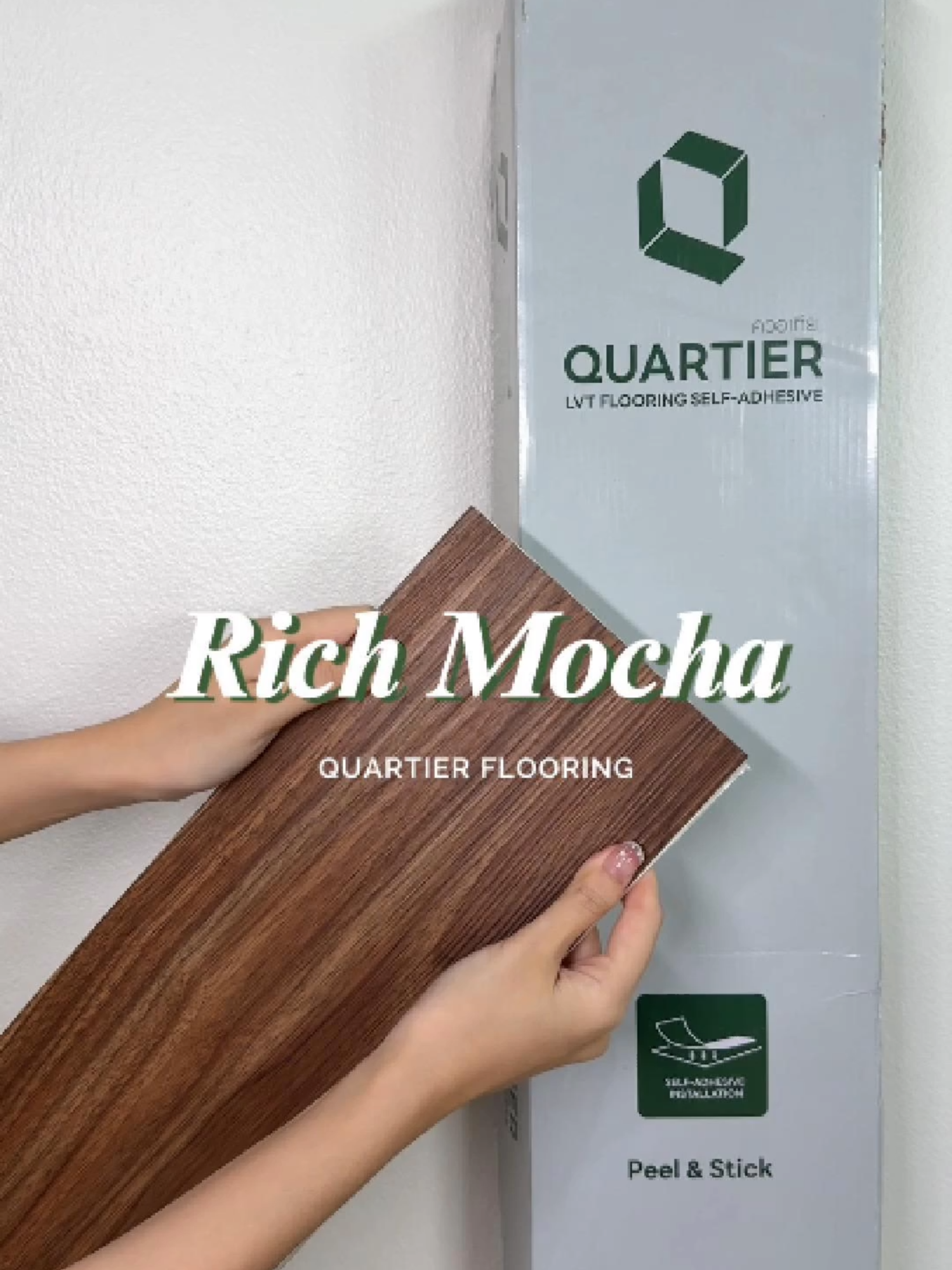 พามาส่องพื้นกระเบื้องยาง Quartier สี Rich Mocha สีแห่งความเก๋ไก๋ ให้ลุคคลาสสิคแบบมีระดับ ☕🤎 ➼ พื้นกระเบื้องยางลายไม้สีเข้ม ➼ มีกาวในตัว กาวเหนียว ติดแน่น ไม่เยิ้ม ➼ 1 กล่อง มี 30 แผ่น ปูได้ 4.18 ตารางเมตร ➼ แมตช์กับเฟอร์นิเจอร์ไม้ เช่น ไม้เบิร์ช ไม้โอ๊ค, กำมะหยี่ หรือกระจก คลาสสิค เรียบหรู สัมผัสสไตล์ที่ไม่มีวันเอาท์กับ Quartier Flooring ✨ #quartierflooring #พื้นกระเบื้องยางลายไม้ #พื้นกระเบื้องยาง #กระเบื้องยางมีกาวในตัว #ไอเดียแต่งห้อง #แต่งห้อง #DIY #diyflooring