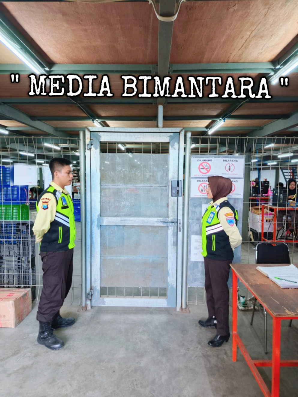 TIM SATUAN PENGAMANAN BIMANTARA. Sikap seorang satuan pengamanan (satpam) haruslah sigap, tanggap, dan bertanggung jawab. Ini berarti satpam harus cepat bereaksi dan responsif dalam menghadapi situasi, baik yang bersifat rutin maupun darurat.  Selain itu, satpam juga harus memiliki rasa tanggung jawab yang kuat terhadap tugas dan tanggung jawabnya, termasuk menjaga keamanan dan keselamatan lingkungan kerja.  #jasa #pengamanan #satpam  #perusahaan #outsorcing #pelayanan #terbaik #tidak #diragukan #lagi #fypシ゚ #fypシ゚ #foryou #fyp #fy #f #fyy #fyppp  #beranda #media #tiktok #fyppppppppppppppppppppppp 