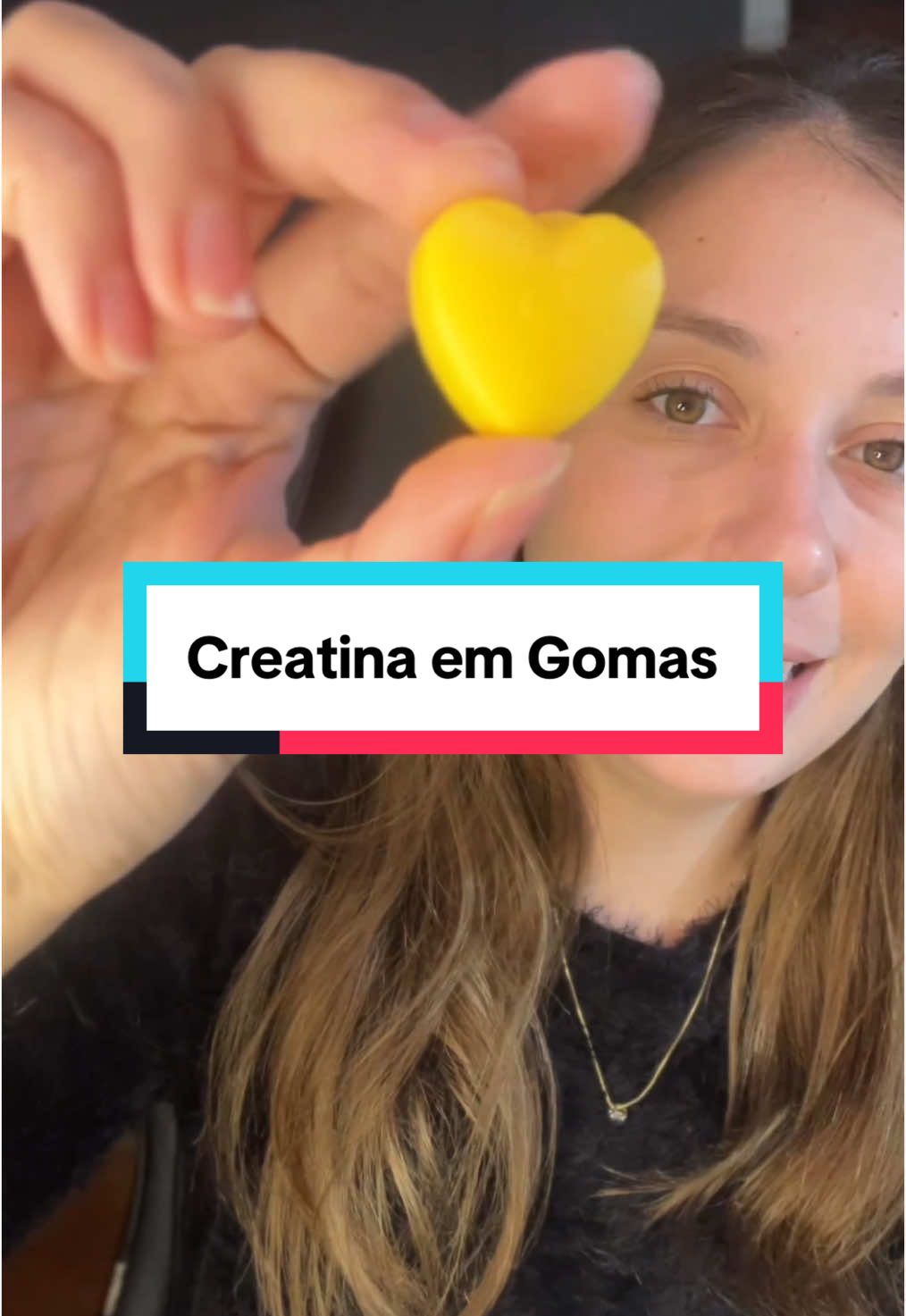 Chega de pensar que creatina é só pra quem levanta peso! 🏋️‍♀️💪 A verdade é que esse suplemento é um aliado poderoso pra saúde de geral! Sim, você ouviu certo! A creatina vai muito além da academia. Olha só alguns dos benefícios que quase ninguém te conta: ⚡️ Energia para o dia a dia: Sabe aquela fadiga? A creatina pode te dar um gás extra para suas atividades diárias! 🧠 Foco e memória: Sim! Estudos mostram que ela pode ajudar no seu cérebro, melhorando a função cognitiva. Mais clareza mental pra você! 👵👴 Saúde para idosos: Ajuda a preservar a massa muscular e a força, essencial pra uma velhice mais ativa e independente! 🌱 Apoio para vegetarianos/veganos: Como a creatina é mais abundante em carnes, suplementar garante que você não fique sem esse nutriente chave! #tiktokshop #creatina #academia #vidafitness #suplementos 
