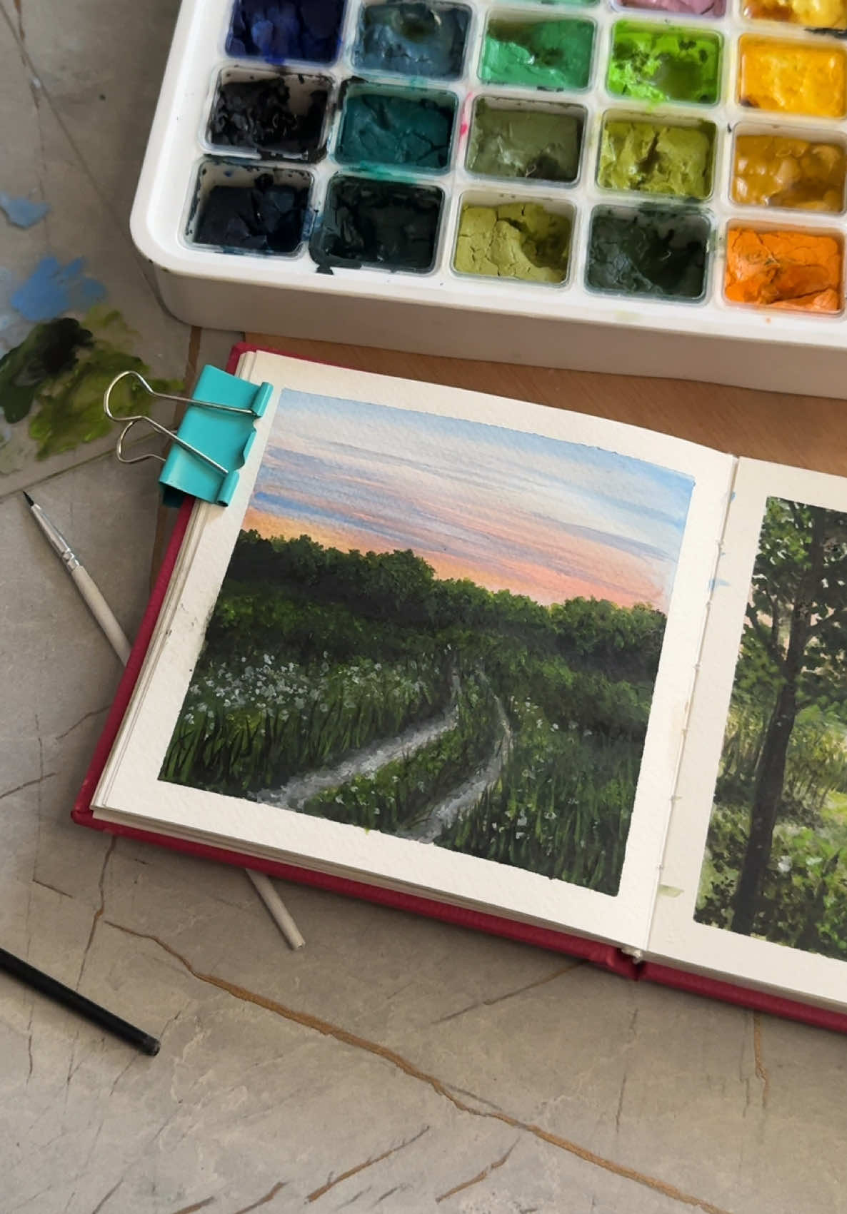 I made this painting in 30 minutes because I had very little time to paint. I’m not even sure if I like the result or not 🤔 I really need your opinion. But I can say that in real life, the painting looks much better than it does in the video 🥹 #art#painting#gouache#gouachepaintingprocess#gouachepainting#sketchbook#sketchbookart#paintingprocess#artist#arttok#aestheticvideos#aestheticvibes#easypainting#easyart#artideas#artistoftiktok#easypaint#easydrawing#paintingideas 