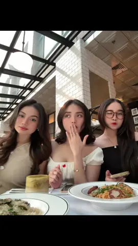 cewe centil ku @brynaharefa @inizara 