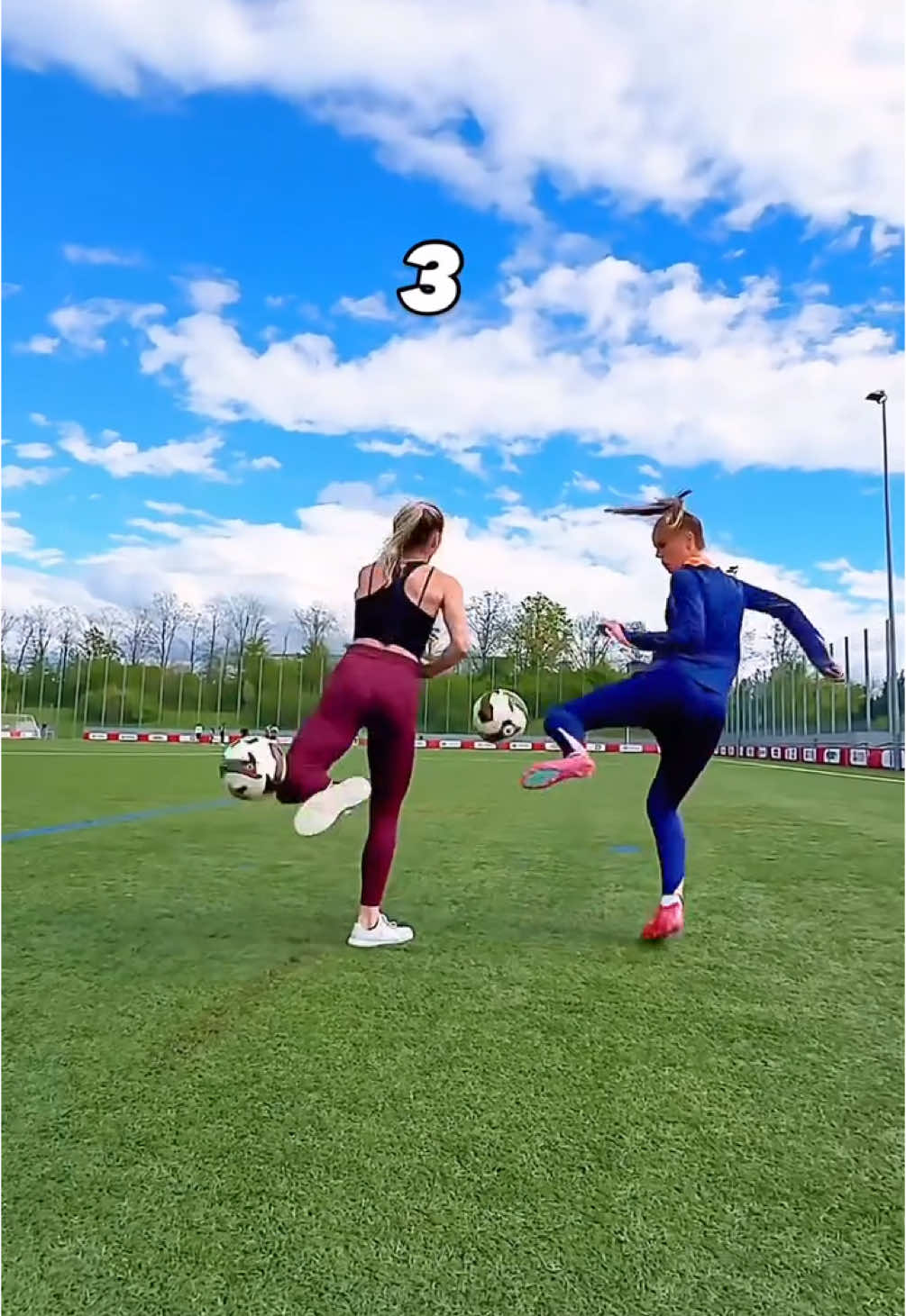 Synchro AKKA  with @S T E R R E 🔥🇳🇱💥😱 Which one do you prefer ?