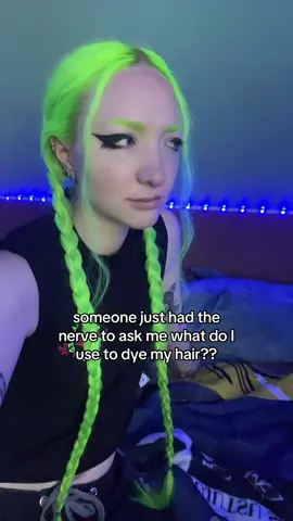 Use code “kuraahh15” for 15% off 🥰  #lunartideshair #alttiktok #althair #neonhair #longhair #uvreactive #greenhair 