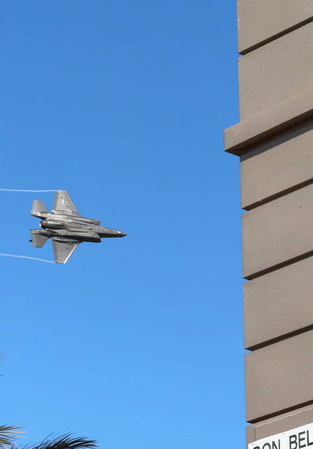 #f35 #f35lightning #f35lightningii #usaf #usairforce #trend #trendingvideo #trendy #trendin #foryoupage #scamerrrrrr968 #miltarytiktok #fyp #fypシ゚ #viraltiktok #trending 