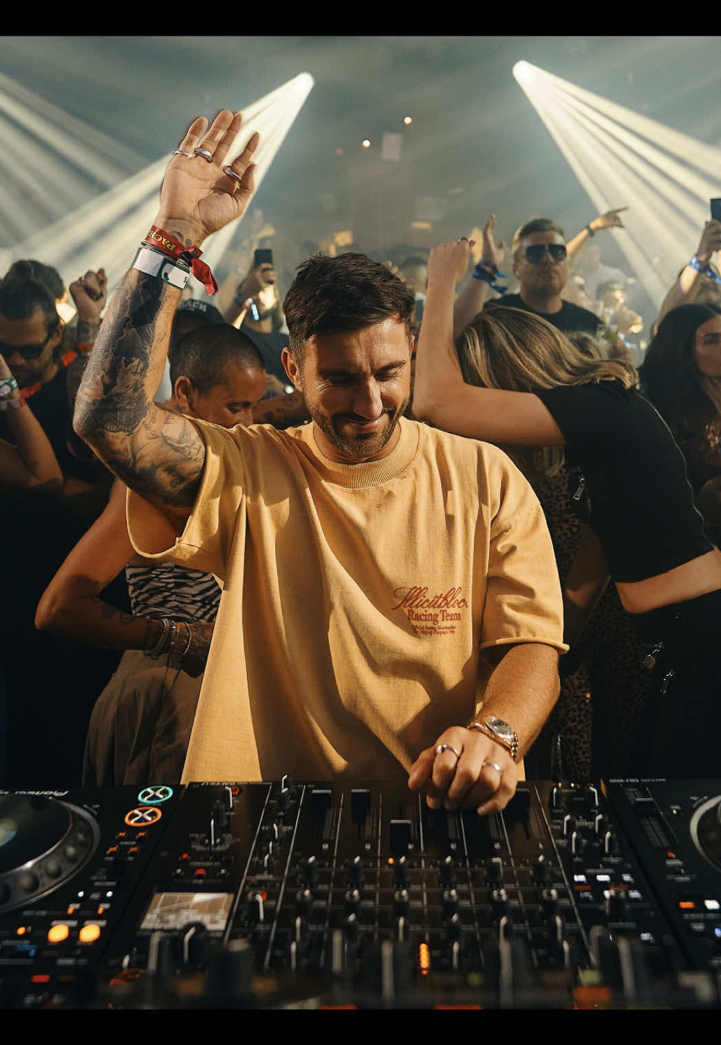 Love Pacha, love playing for the boys! Seriously great party. Tuesdays haven’t been better ♥️ Thanks to the Camels and Pacha as always 🤌🏽  @CAMELPHAT @Pacha Ibiza #ElectronicMusic