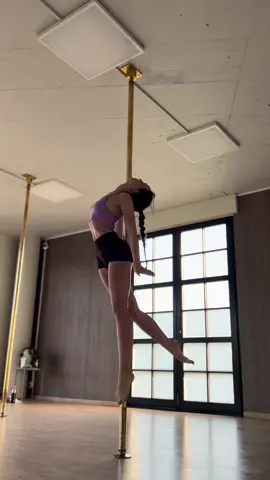 #poledance#poledancesport#pdyitanic#titanic#polesporttricks#shouldermount#pdshouldermount#pdlithuania 
