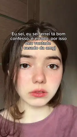 Loira De Preto Andando No Egito