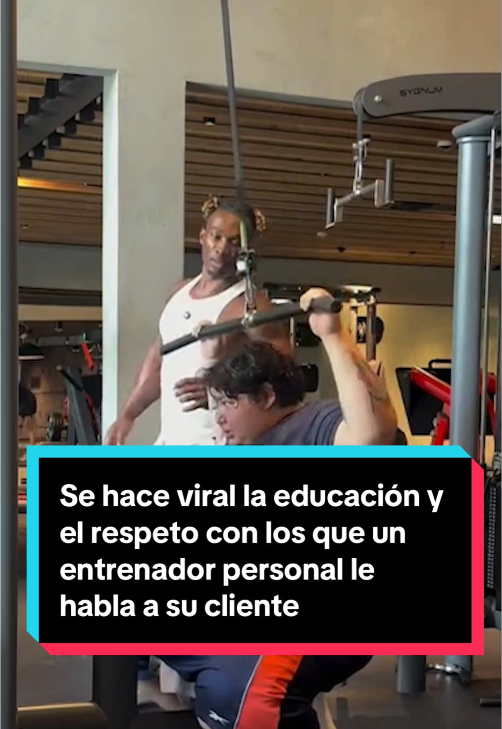 🏋️‍♂️ Se hace viral la educación y el respeto con los que un entrenador personal le habla a su cliente en el gimnasio: 