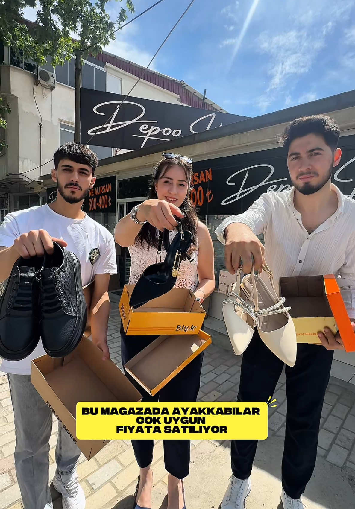 📍Toptancılar Sitesinde Bulunan Depo İstanbul Mağazasında Ayakkabılar Çok Uygun Fiyata Satılıyor!     @depoistanbull_k.maras ✨işbirliği  📌Kadın, erkek ve çocuk ayakkabılarına dair her ürünü bulabilirsiniz 📌Ürün fiyatları 300₺-400₺ arasında  📌Çanta modelleri de mevcut ve fiyatları sadece 300₺ 📌Modeller için mağazaya uğramanızı tavsiye ederim 😇 📌Yeni mekanlar ve indirimler için takipte kalın 😇