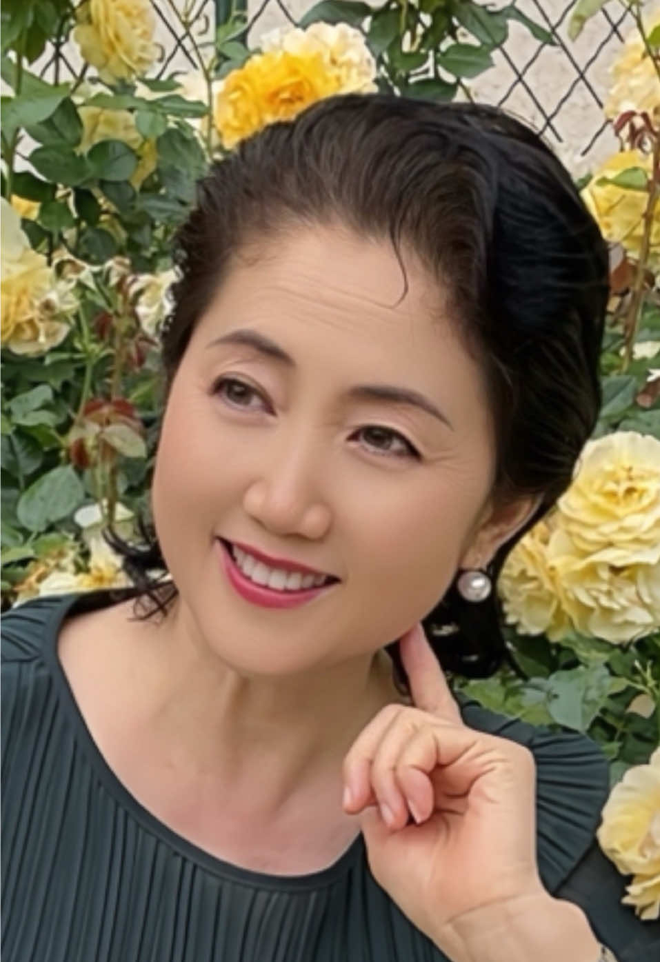 红尘美景皆过客，人生一梦百世修，愿做凡尘一朵玫，清风不眠花不语，花落不言。#玫瑰花 #巴黎 