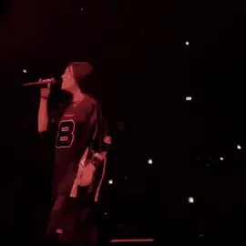 #BILLIEEILISH i love editing my concert clips tbh #billieeilish #fyp #vsp #viral #foryoupagе #billieeilishedits #xyzbca 