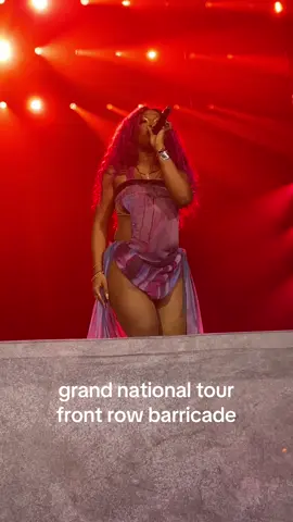 sza is so so gorgeous in person #sza #kendricklamar #grandnationaltour2025 #stlouis #grandnationaltourstlouis 