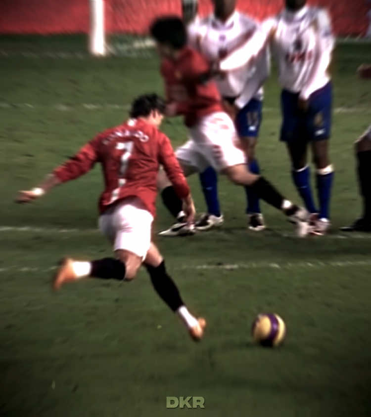 Young ronaldo was scary ☠️ #cristianoronaldo #reddevil #manchesterunited #football 