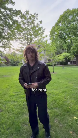 this is how much @Brando Crawford pays for their mansion in chicago! #chicago #housetour  neighborhood: oak park work: business owner & singer / songwriter 