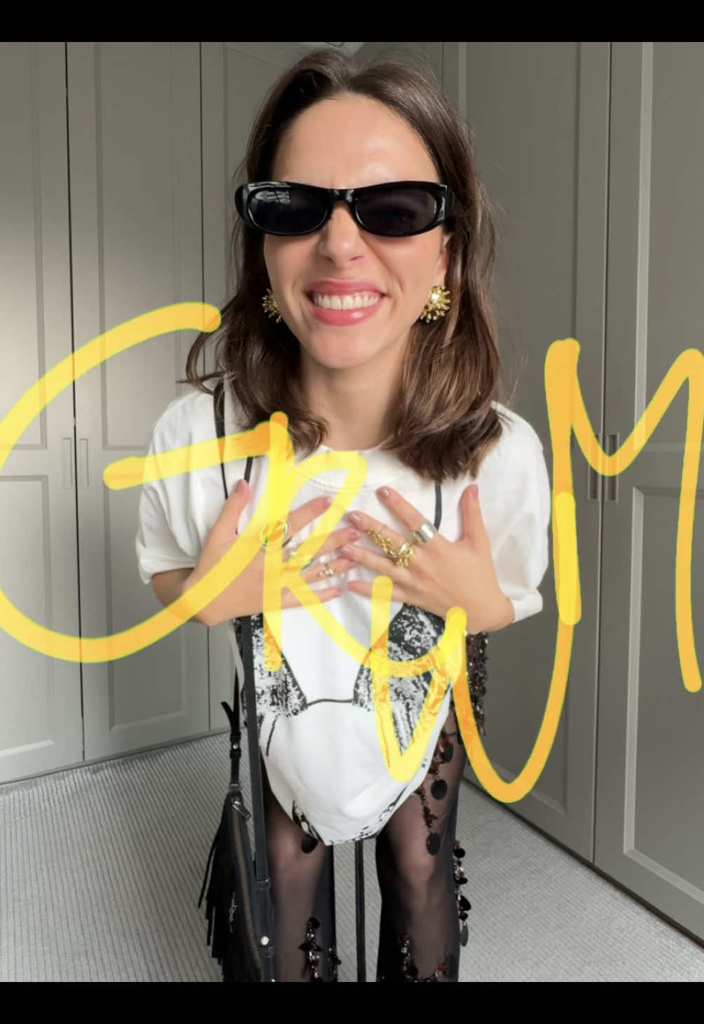 ★ fit check ★ outfit inspo/grwm de hoje rapidinho e inteiro bordado 🤍🤍 ft. t-shirt oversized e calça bordada da @HISHA , bolsa de franjas (tendência pra estação), sapato de plataforma e MUITOOSSS anéis :))) gostaram? . #FashionTikTok #grwm #arrumesecomigo   #outfitcheck #OOTD #outfitideas #fyp #lookdodia #dailyoutfits #inspiraçãodelooks  #creatorsearchinsights 