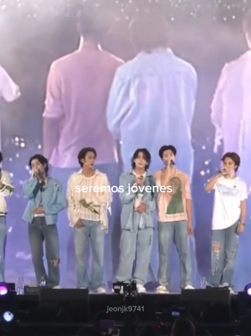Faltan pocos días para que vuelvan. Al hacer este vídeo y verlo completo me dio mucha nostalgia. Los amo demasiado. Creo que en una parte de hobi no se alcanzan a ver algunas palabras, pero según yo sí se alcanza a leer #bts #army #btsarmy #parati #Viral #fyp #tiktok #lyrics_songs 