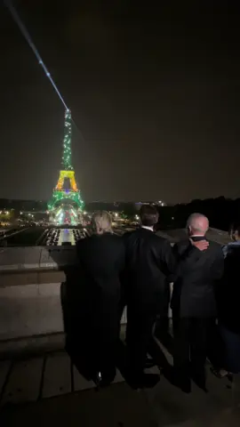 Minuit à Paris. 🇧🇷🇫🇷
