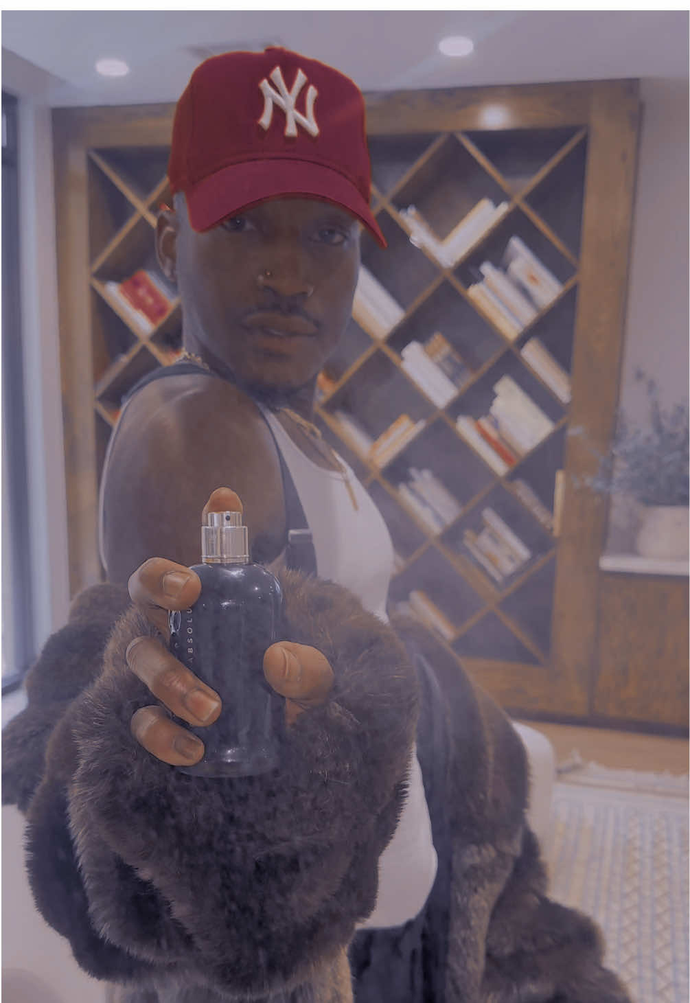 Vibes don’t lie! Bottled ABSOLUTE by @BOSS 😍 • • #cologne #mensfragrance #fragrance #fragrancetiktok #fathersdaygiftideas #colognes #bottledabsolu #hugoboss #hugo #gifted #mensperfume #fypシ #fyp #explore #bossbottledabsolu #vibesdontlie #boss 